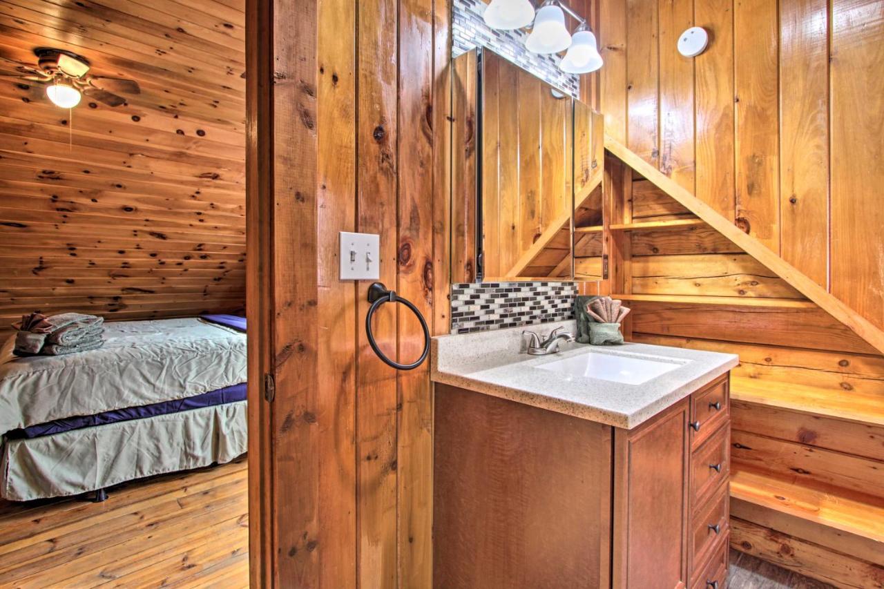 Rustic Cabin With Screened Deck 8 Mi To Dollywood Sevierville Ngoại thất bức ảnh